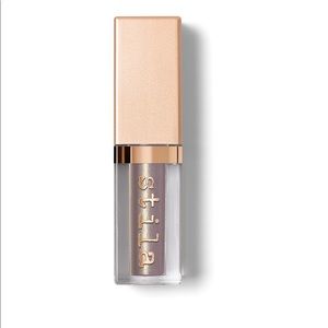 STILA
Shimmer & Glow Liquid Eyeshadow